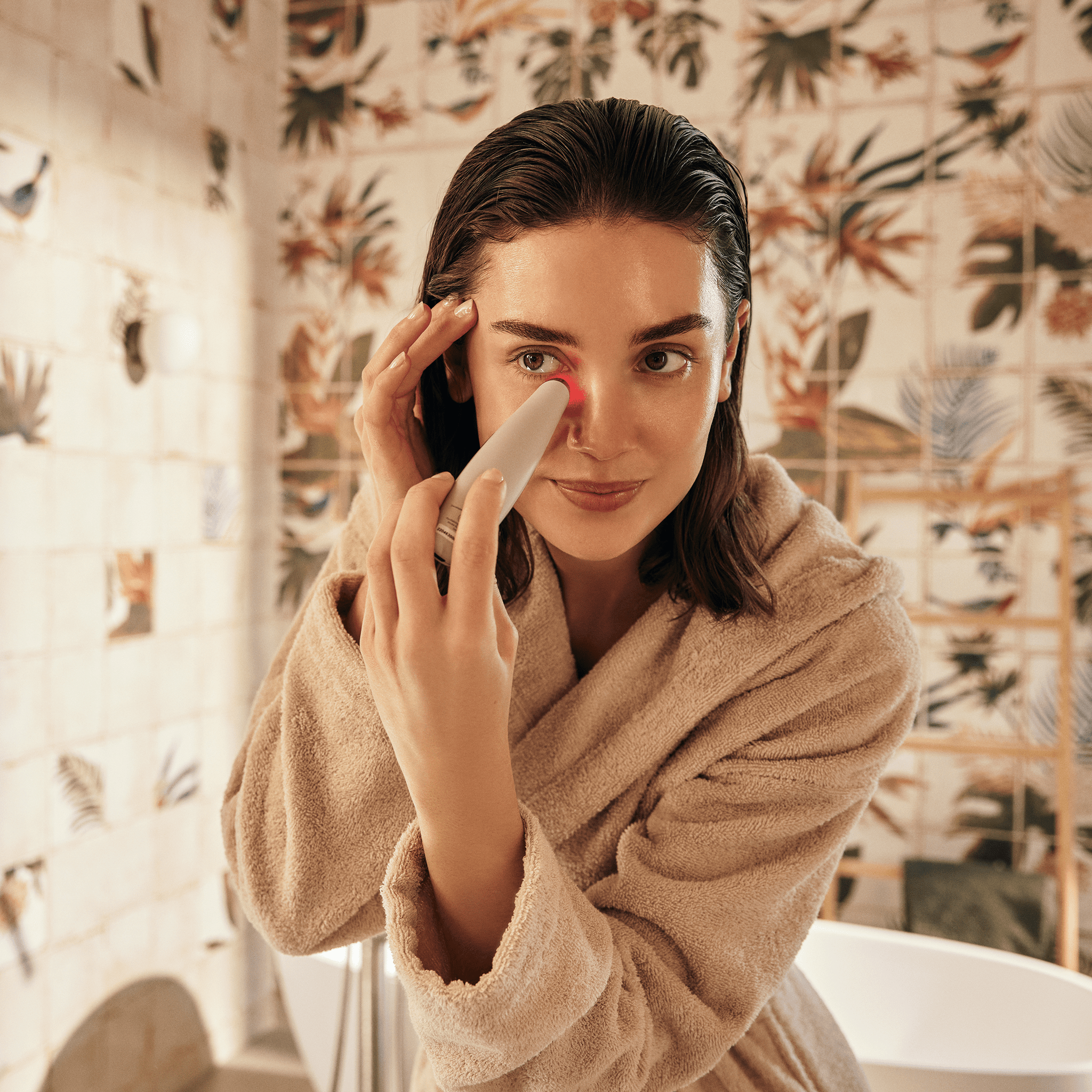 Revitalizing Eye & Lip Massager